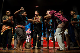 برگزاری یک کنسرت بندری در برج آزادی